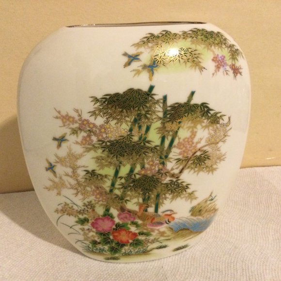 Beautiful hand painted vase bamboo flowers birds made in Japan - Picture 2 of 5